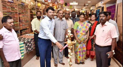 திருவண்ணாமலை பெளர்ணமி கோ-ஆப்டெக்ஸில் தீபாவளி சிறப்பு விற்பனையை மாவட்ட ஆட்சித் தலைவர் துவக்கி வைத்தார்!
