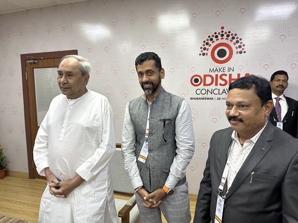 Arun-K-Chittilappilly-Sivadas-with-Orissa-Chief-Minister