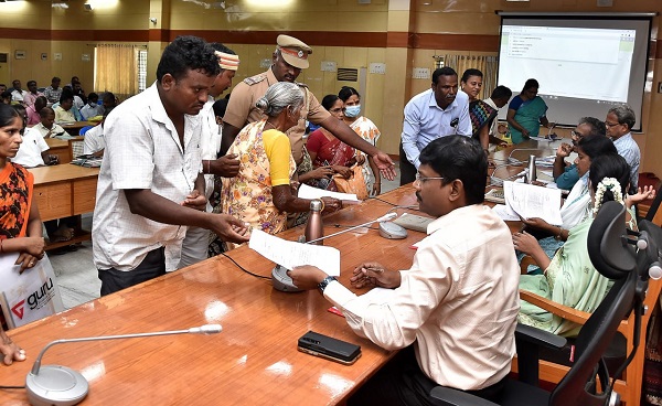 திருவண்ணாமலை மாவட்ட ஆட்சியர் அலுவலகத்தில் மக்கள் குறைதீர்வு நாள் கூட்டம்!