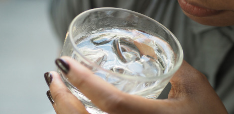 Drinking ice cold water in the hot summers could be harmful in these ways!!