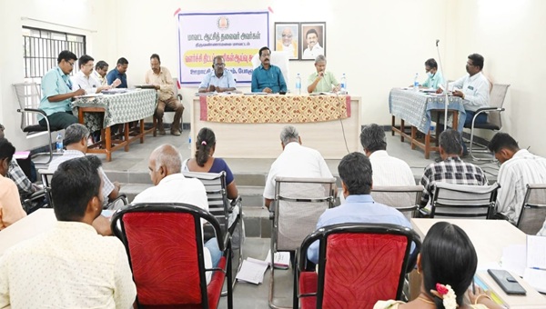 திருவண்ணாமலை மாவட்ட ஆட்சியர் ஜவ்வாதுமலை ஊராட்சிகளில் வளர்ச்சி திட்ட பணிகளின் முன்னேற்றம் குறித்து ஆய்வுக்கூட்டம்!