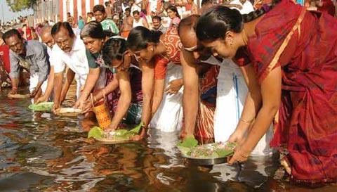 ஆடி அமாவாசை 2025: தர்ப்பணம் செய்ய ஏற்ற நேரம்!