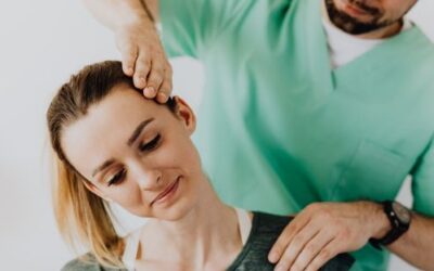 Neck Pain (Cervicalgia): Symptoms, Causes, Treatment & Prevention