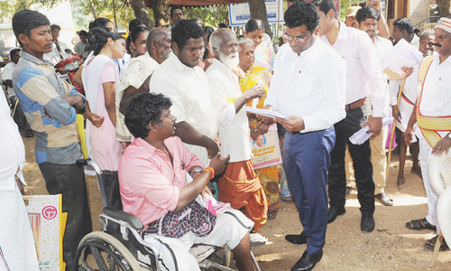 மாற்றுத்திறனாளிகள் அரசின் உதவித்தொகை பெறுவதற்கான சிறப்பு முகாம்