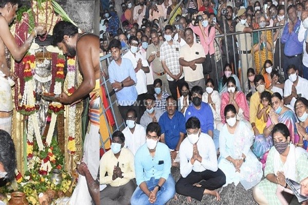 Mahasivarathri 2022: Teeming Devotees have Darshan of Lord Sri Arunachaleswarar throughout the night! Mahasivarathri 2022: Teeming Devotees have Darshan of Lord Sri Arunachaleswarar throughout the night!