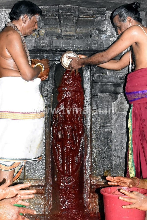 Mahasivarathri 2022: Teeming Devotees have Darshan of Lord Sri Arunachaleswarar throughout the night! Mahasivarathri 2022: Teeming Devotees have Darshan of Lord Sri Arunachaleswarar throughout the night!