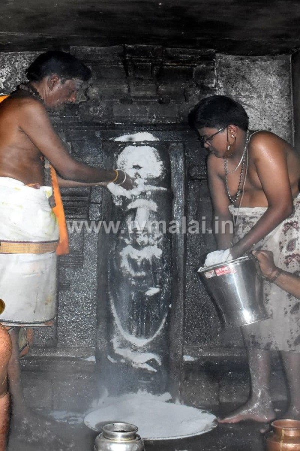 Mahasivarathri 2022: Teeming Devotees have Darshan of Lord Sri Arunachaleswarar throughout the night! Mahasivarathri 2022: Teeming Devotees have Darshan of Lord Sri Arunachaleswarar throughout the night!