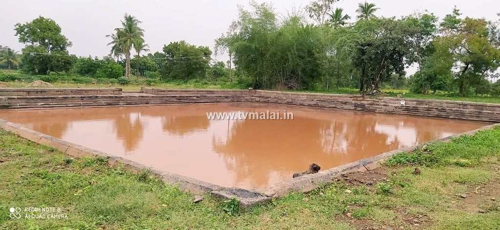 கீழ்ராவந்தவாடி சிற்பக்குளம் கீழ்ராவந்தவாடி சிற்பக்குளம்
