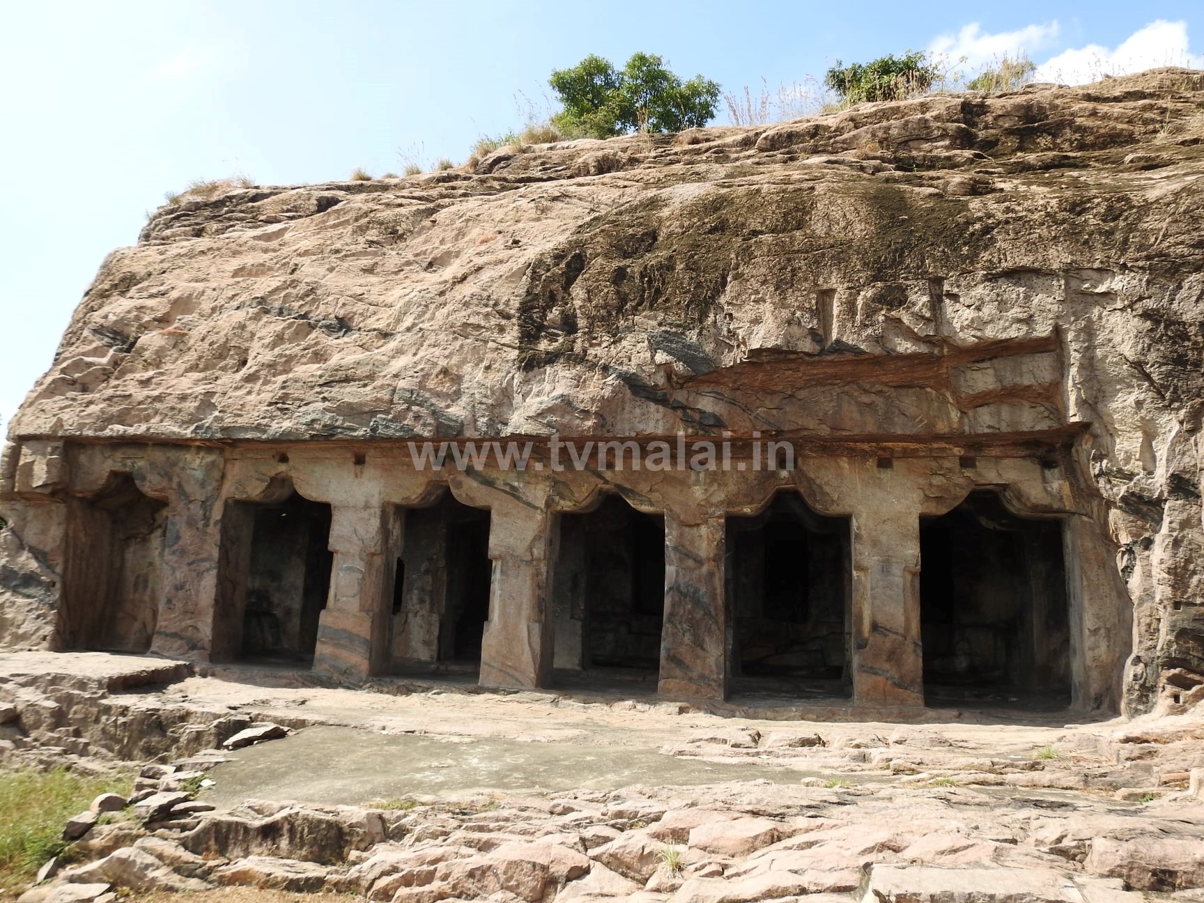 Mamandur Cave Temple / மாமண்டூர் குடைவரை கோயில்