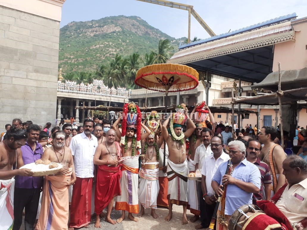 திருவண்ணாமலை அருணாசலேஸ்வரர் கோவிலில் அக்னி நிவர்த்தி அபிஷேகம்! திருவண்ணாமலை அருணாசலேஸ்வரர் கோவிலில் அக்னி நிவர்த்தி அபிஷேகம்!