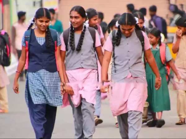 கோடை விடுமுறைக்குப் பின் தமிழ்நாட்டில் அரசு மற்றும் தனியார் பள்ளிகள் இன்று முதல் திறப்பு! கோடை விடுமுறைக்குப் பின் தமிழ்நாட்டில் அரசு மற்றும் தனியார் பள்ளிகள் இன்று முதல் திறப்பு!