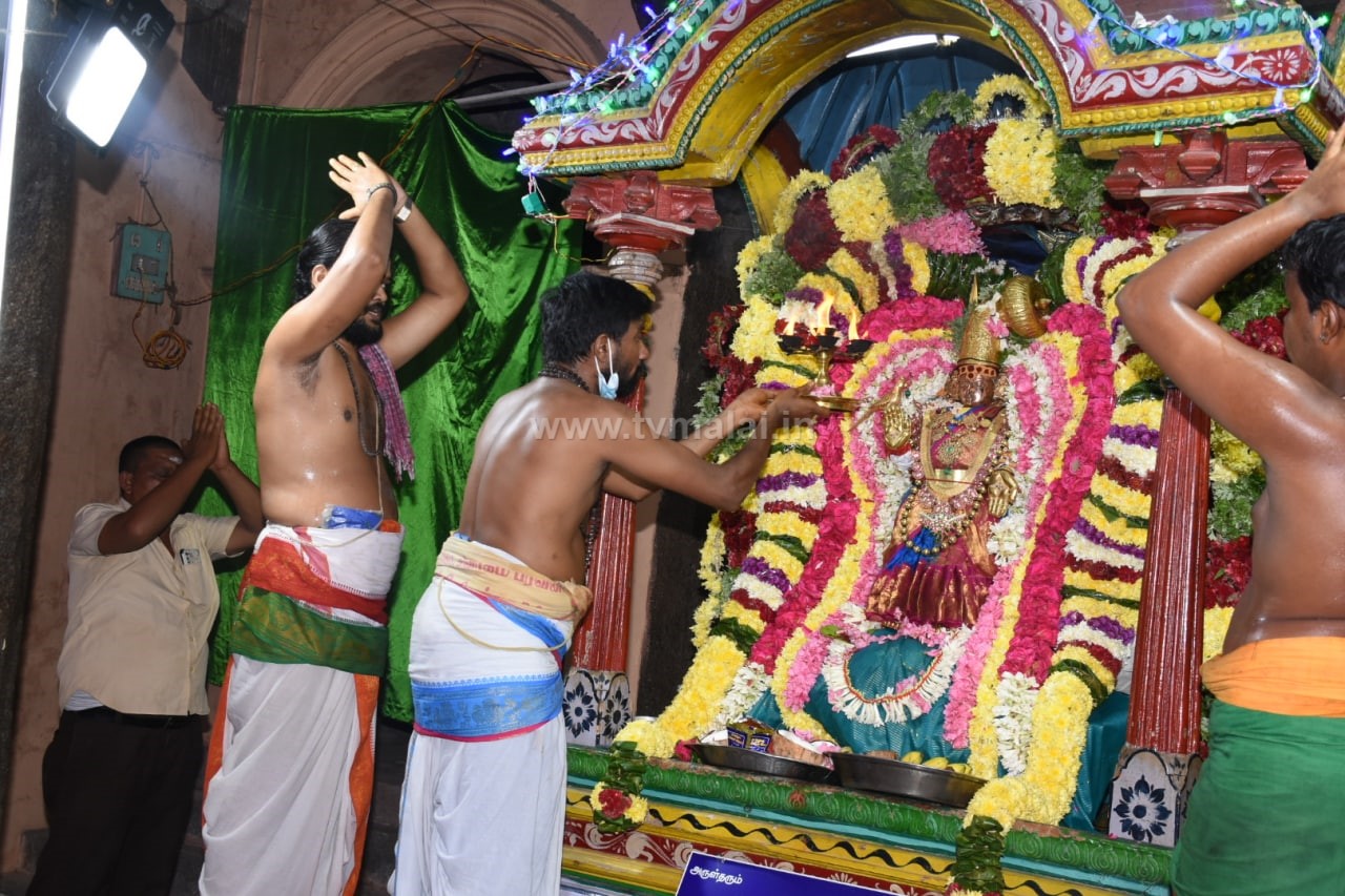 திருவண்ணாமலை அருள்மிகு துர்க்கை அம்மன் திருக்கோவிலில் நவராத்திரி மூன்றாம் நாள்! திருவண்ணாமலை அருள்மிகு துர்க்கை அம்மன் திருக்கோவிலில் நவராத்திரி மூன்றாம் நாள்!