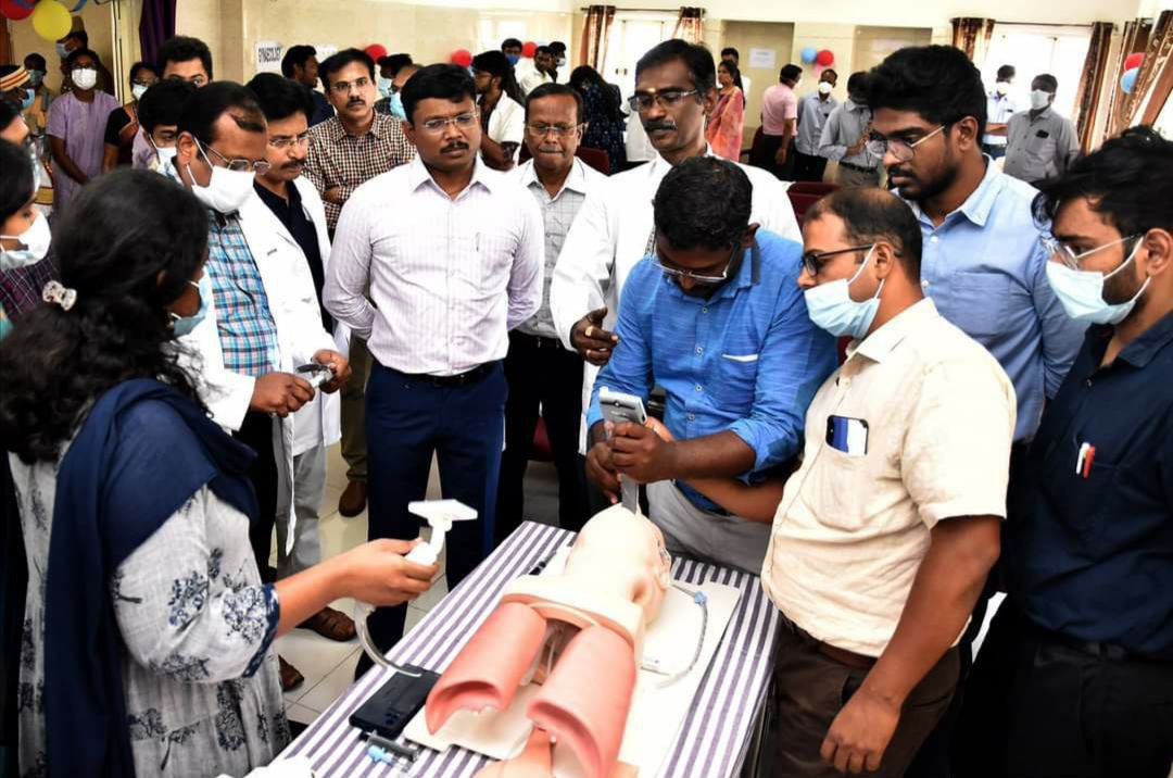 திருவண்ணாமலை அரசு மருத்துவ கல்லூரியில் மாவட்ட ஆட்சித்தலைவர் ஆய்வு செய்தார்! திருவண்ணாமலை அரசு மருத்துவ கல்லூரியில் மாவட்ட ஆட்சித்தலைவர் ஆய்வு செய்தார்!