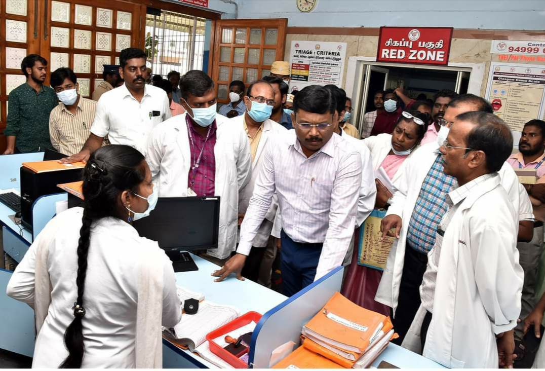 திருவண்ணாமலை அரசு மருத்துவ கல்லூரியில் மாவட்ட ஆட்சித்தலைவர் ஆய்வு செய்தார்! திருவண்ணாமலை அரசு மருத்துவ கல்லூரியில் மாவட்ட ஆட்சித்தலைவர் ஆய்வு செய்தார்!