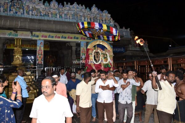திருவண்ணாமலை அண்ணாமலையார் திருக்கோயிலில் மாதப்பிறப்பு மண்டபம் எழுந்தருளல்! திருவண்ணாமலை அண்ணாமலையார் திருக்கோயிலில் மாதப்பிறப்பு மண்டபம் எழுந்தருளல்!