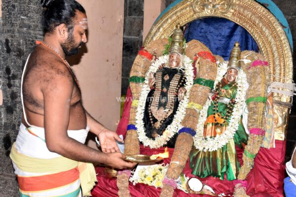 திருவண்ணாமலை அண்ணாமலையார் திருக்கோயிலில் மாதப்பிறப்பு மண்டபம் எழுந்தருளல்! திருவண்ணாமலை அண்ணாமலையார் திருக்கோயிலில் மாதப்பிறப்பு மண்டபம் எழுந்தருளல்!