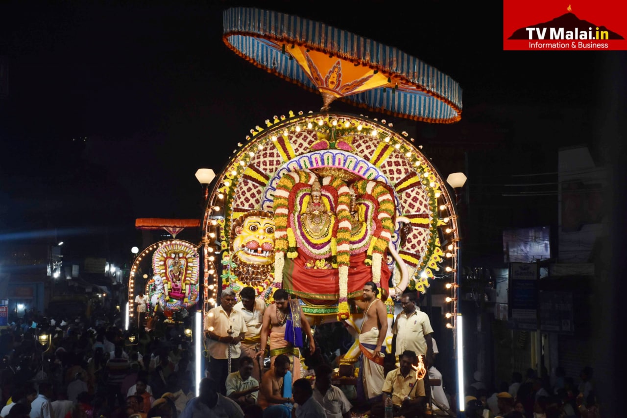 திருவண்ணாமலை கார்த்திகை தீபம் திருவிழா 2022 – மூன்றாம் நாள் இரவு! திருவண்ணாமலை கார்த்திகை தீபம் திருவிழா 2022 – மூன்றாம் நாள் இரவு!