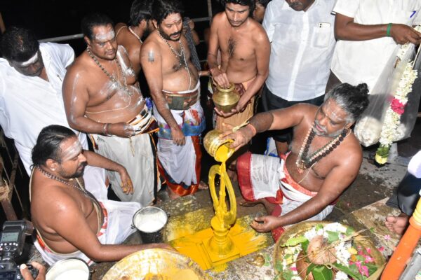 திருவண்ணாமலை அண்ணாமலையார் திருக்கோயிலில் தீர்த்தவாரி! திருவண்ணாமலை அண்ணாமலையார் திருக்கோயிலில் தீர்த்தவாரி!