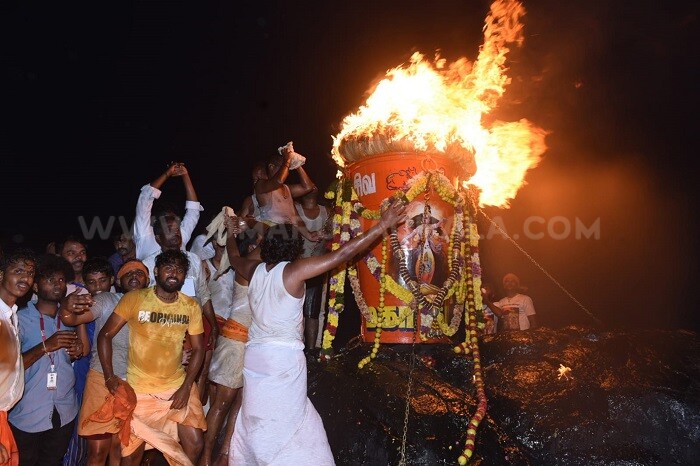 திருவண்ணாமலையில்  மாலை  6 மணிக்கு மகா தீபம் ஏற்றப்பட்டது!