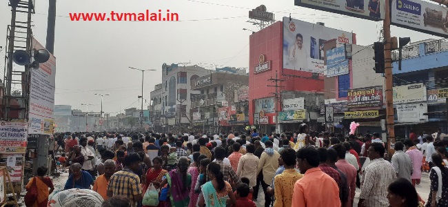 மகாதீபத்தை காண திருவண்ணாமலை கோவிலை  நோக்கி படையெடுத்து செல்லும் பக்தர்கள் கூட்டம்!