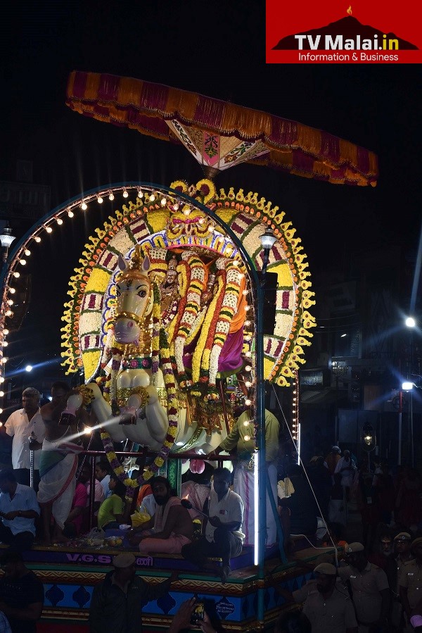 திருவண்ணாமலை கார்த்திகை தீபம் திருவிழா 2022 – எட்டாம் நாள் இரவு! திருவண்ணாமலை கார்த்திகை தீபம் திருவிழா 2022 – எட்டாம் நாள் இரவு!