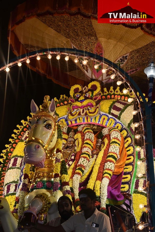 திருவண்ணாமலை கார்த்திகை தீபம் திருவிழா 2022 – எட்டாம் நாள் இரவு! திருவண்ணாமலை கார்த்திகை தீபம் திருவிழா 2022 – எட்டாம் நாள் இரவு!