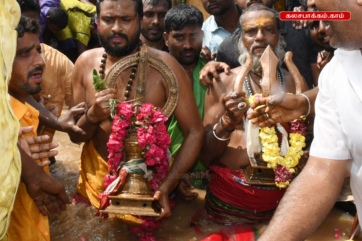 ரதசப்தமி: அருணாசலேஸ்வரர் கோவிலில் இருந்து தீர்த்தவாரிக்கு புறப்பட்ட சந்திரசேகரர்