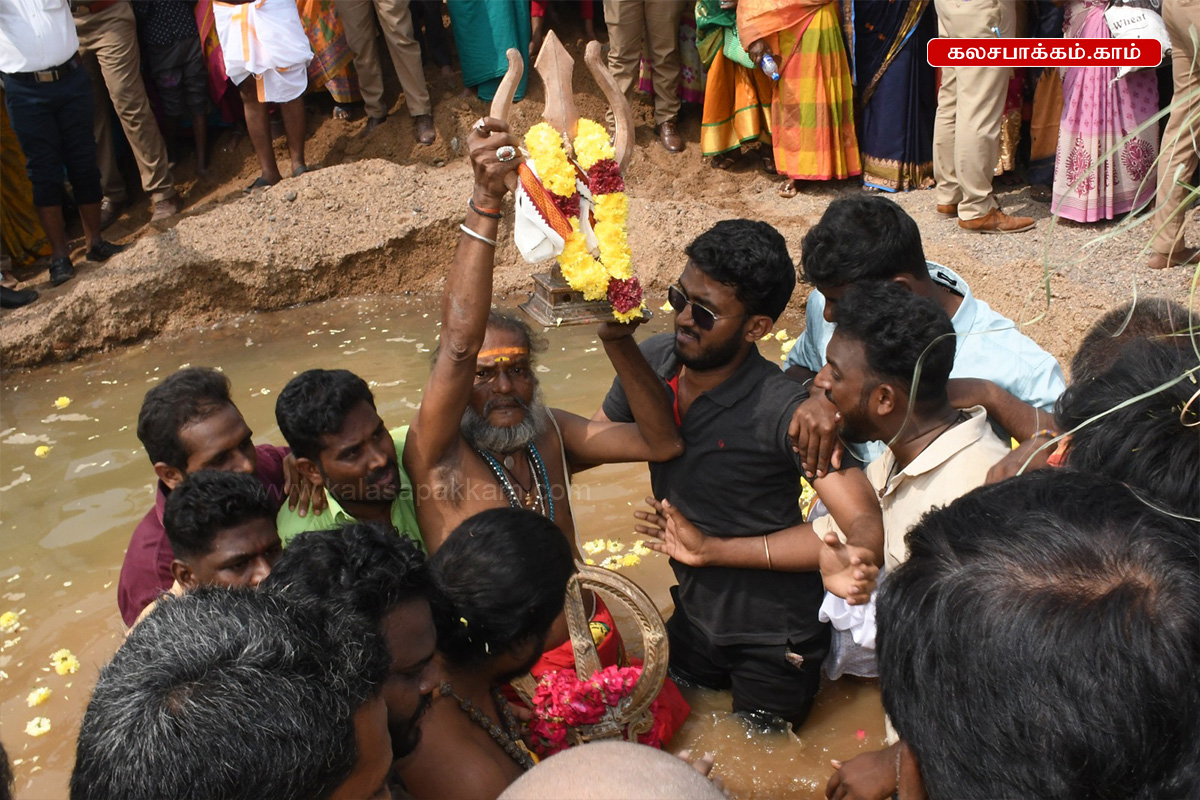 ரதசப்தமி: அருணாசலேஸ்வரர் கோவிலில் இருந்து தீர்த்தவாரிக்கு புறப்பட்ட சந்திரசேகரர்