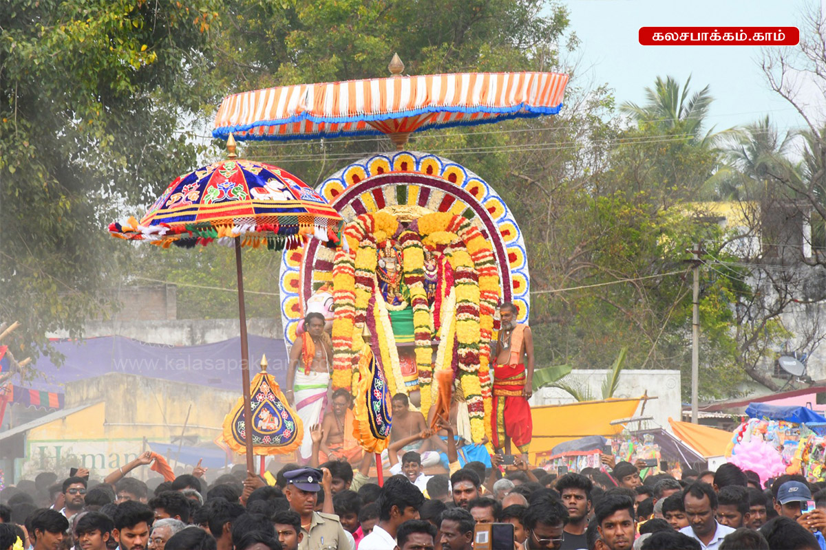 ரதசப்தமி: அருணாசலேஸ்வரர் கோவிலில் இருந்து தீர்த்தவாரிக்கு புறப்பட்ட சந்திரசேகரர்