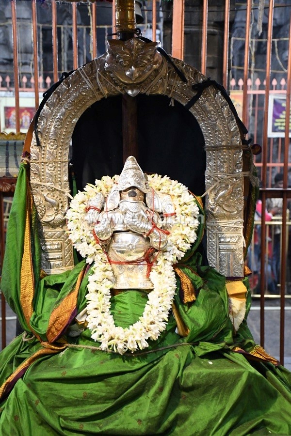 பிரம்மோற்சவ விழா: அண்ணாமலையார் உண்ணாமுலையம்மன் மாடவீதி வலம் வந்து பக்தர்களுக்கு காட்சி! பிரம்மோற்சவ விழா: அண்ணாமலையார் உண்ணாமுலையம்மன் மாடவீதி வலம் வந்து பக்தர்களுக்கு காட்சி!