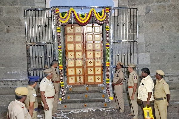 திருவண்ணாமலை அருணாசலேசுவரர் திருக்கோயிலில் வைகுந்த வாயில் திறப்பு..!! திருவண்ணாமலை அருணாசலேசுவரர் திருக்கோயிலில் வைகுந்த வாயில் திறப்பு..!!