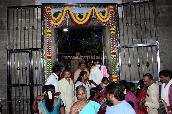 திருவண்ணாமலை அருணாசலேசுவரர் திருக்கோயிலில் வைகுந்த வாயில் திறப்பு..!! திருவண்ணாமலை அருணாசலேசுவரர் திருக்கோயிலில் வைகுந்த வாயில் திறப்பு..!!