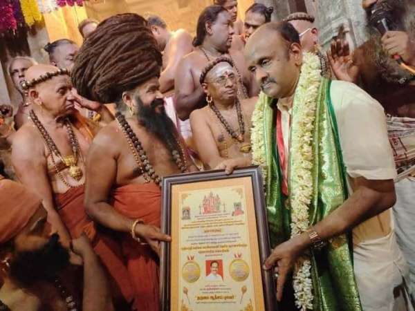 மரபின் மைந்தன் முத்தையாவுக்கு தருமை ஆதீனப் புலவர் விருது! மரபின் மைந்தன் முத்தையாவுக்கு தருமை ஆதீனப் புலவர் விருது!