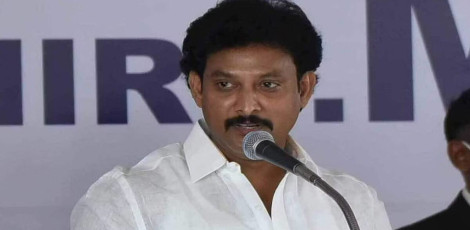 தமிழ்நாட்டில் 1 முதல் 12 வகுப்பு வரை ஜூன் 7ல் பள்ளிகள் திறப்பு! தமிழ்நாட்டில் 1 முதல் 12 வகுப்பு வரை ஜூன் 7ல் பள்ளிகள் திறப்பு!