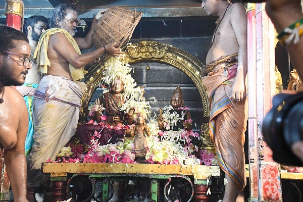 அண்ணாமலையார் திருக்கோவிலில் வைகாசி மாத மகா அமாவாசை முன்னிட்டு சிறப்பு அபிஷேகம்! அண்ணாமலையார் திருக்கோவிலில் வைகாசி மாத மகா அமாவாசை முன்னிட்டு சிறப்பு அபிஷேகம்!