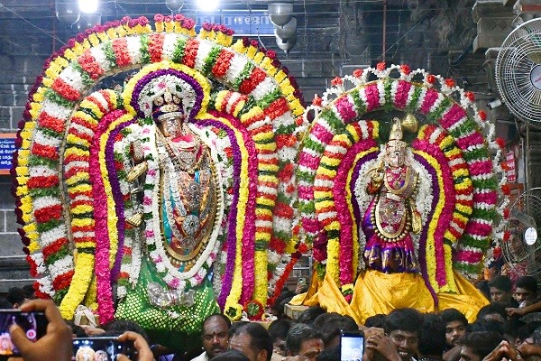 அருணாச்சலேஸ்வரர் திருக்கோவிலில் ஆனி திருமஞ்சன விழாவை முன்னிட்டு நடராஜருக்கு சிறப்பு அபிஷேக ஆராதனை! அருணாச்சலேஸ்வரர் திருக்கோவிலில் ஆனி திருமஞ்சன விழாவை முன்னிட்டு நடராஜருக்கு சிறப்பு அபிஷேக ஆராதனை!