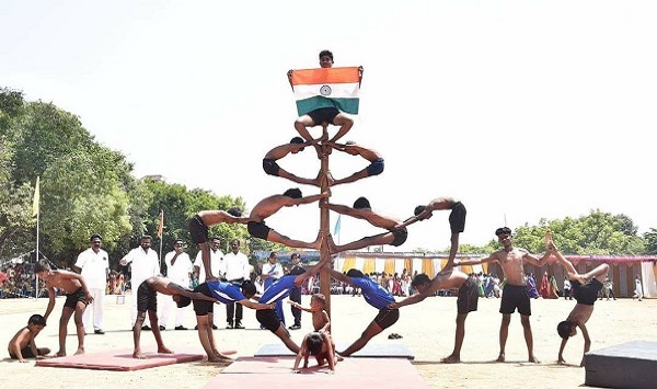 திருவண்ணாமலை மாவட்ட காவல் கண்காணிப்பாளர் அலுவலகத்தில் தேசிய கொடியேற்றி வைத்து மாவட்ட ஆட்சியர் மரியாதை! திருவண்ணாமலை மாவட்ட காவல் கண்காணிப்பாளர் அலுவலகத்தில் தேசிய கொடியேற்றி வைத்து மாவட்ட ஆட்சியர் மரியாதை!