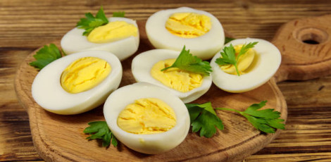 Be careful!! Never eat these foods with eggs as they could create health problems!!