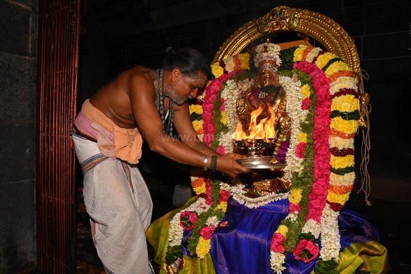 திருவண்ணாமலை அருள்மிகு அண்ணாமலையார் திருக்கோவிலில் நவராத்திரி முதல் நாள்! திருவண்ணாமலை அருள்மிகு அண்ணாமலையார் திருக்கோவிலில் நவராத்திரி முதல் நாள்!