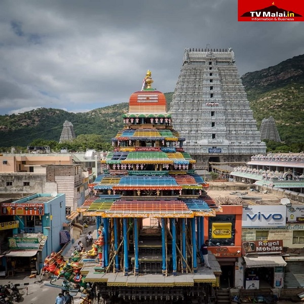 திருவண்ணாமலை கார்த்திகை தீபத் திருவிழா 7-ம் நாள் தேர்த் திருவிழாவிற்காக தேரில் கலசம் பொருத்தும் பணி!