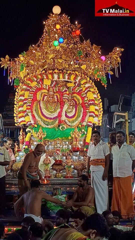 திருவண்ணாமலை கார்த்திகை தீபத் திருவிழா 2023 – நான்காம் நாள் இரவு! திருவண்ணாமலை கார்த்திகை தீபத் திருவிழா 2023 – நான்காம் நாள் இரவு!