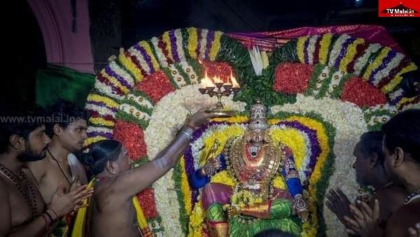 திருவண்ணாமலை அருள்மிகு அண்ணாமலையார் திருக்கோயிலில் தீபத் திருவிழாவை முன்னிட்டு ஸ்ரீ துர்க்கை அம்மன் திருவீதி உலா! திருவண்ணாமலை அருள்மிகு அண்ணாமலையார் திருக்கோயிலில் தீபத் திருவிழாவை முன்னிட்டு ஸ்ரீ துர்க்கை அம்மன் திருவீதி உலா!