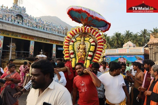 அண்ணாமலையார் திருக்கோயிலில் நேற்று (12.01.2024 ) உத்திராயண காலம் பிரம்மோற்சவம் 7 – ஆம் நாள் காலை!