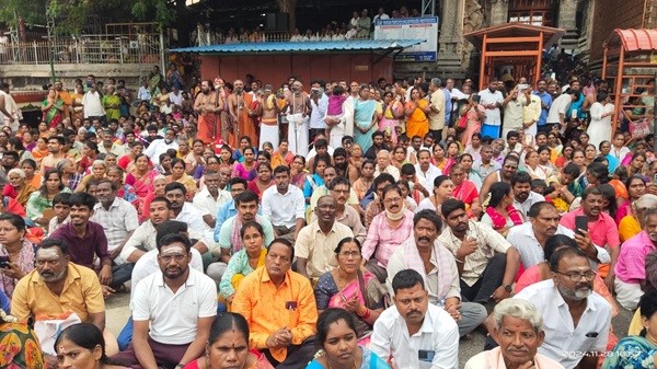 திருவண்ணாமலை அருணாச்சலேஸ்வரர் கோவிலில் கார்த்திகை மாத அமாவாசை பிரதோஷம்! திருவண்ணாமலை அருணாச்சலேஸ்வரர் கோவிலில் கார்த்திகை மாத அமாவாசை பிரதோஷம்!