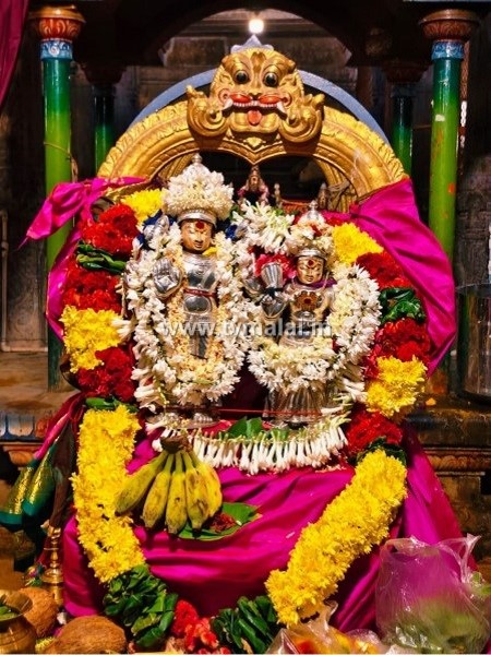 திருவண்ணாமலை அருணாச்சலேஸ்வரர் கோவிலில் புரட்டாசி மாத அமாவாசை பிரதோஷம்! திருவண்ணாமலை அருணாச்சலேஸ்வரர் கோவிலில் புரட்டாசி மாத அமாவாசை பிரதோஷம்!