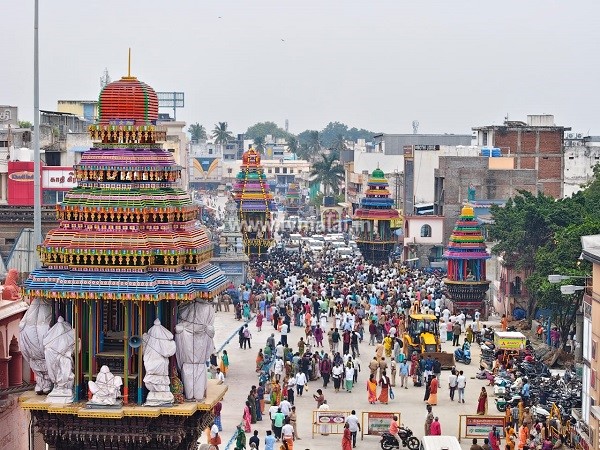 கார்த்திகை தீப விழாவை முன்னிட்டு பராசக்தி அம்மன் தேர் வெள்ளோட்டம்!