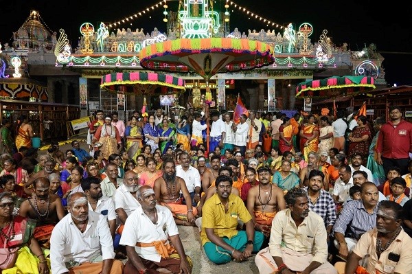 விநாயகர் மற்றும் சண்டிகேஸ்வரருக்கு சிறப்பு அபிஷேகம்!