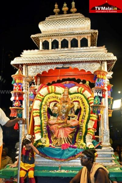 திருவண்ணாமலை அருள்மிகு அண்ணாமலையார் திருக்கோயிலில் கார்த்திகை தீபத் திருவிழா 2025 – இரண்டாம் நாள் இரவு!