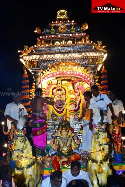 திருவண்ணாமலை அருள்மிகு அண்ணாமலையார் திருக்கோயிலில் கார்த்திகை தீபத் திருவிழா 2025 – இரண்டாம் நாள் இரவு!