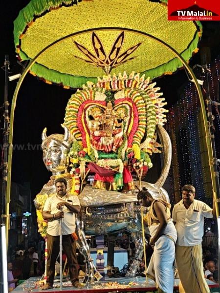 திருவண்ணாமலை கார்த்திகை தீபத் திருவிழா 2025 – நான்காம் நாள் இரவு! திருவண்ணாமலை கார்த்திகை தீபத் திருவிழா 2025 – நான்காம் நாள் இரவு!